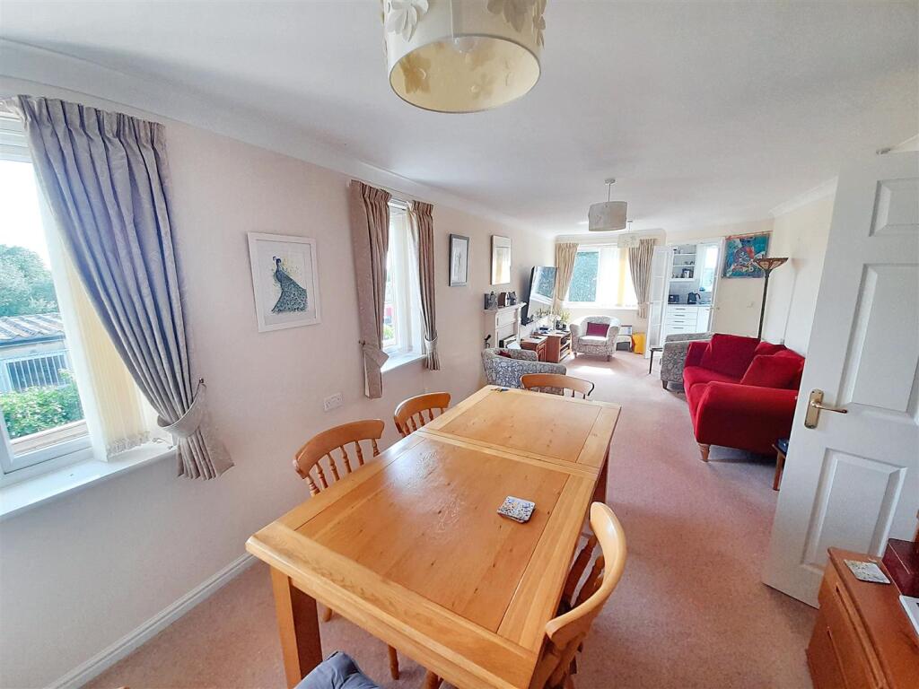 Living dining room new.jpg