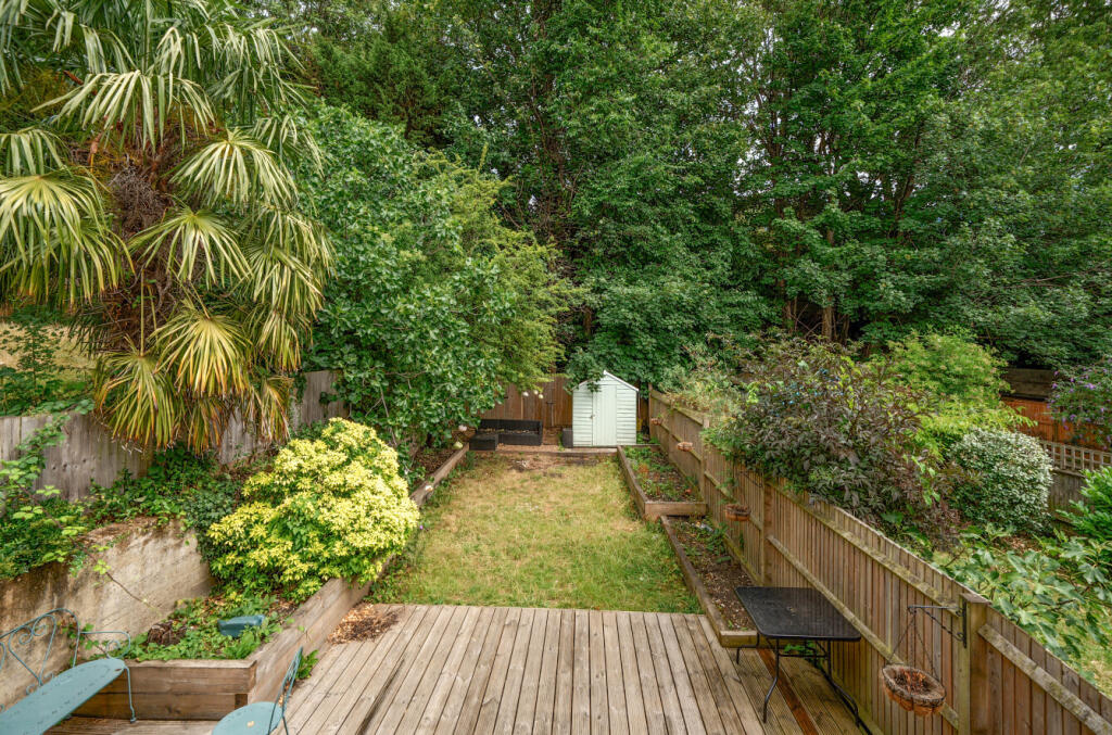 1320837-11-686bd2...