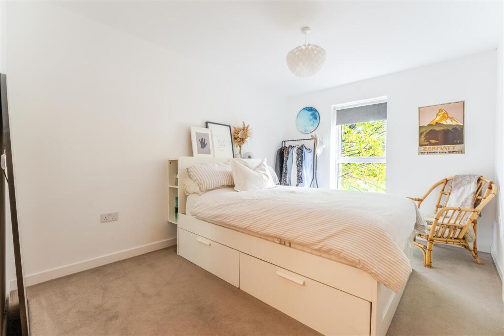 12 Strawberry drive Yatton_-4.jpg