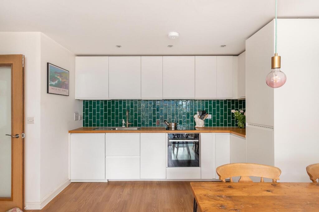 FT1KSE - Reception H.jpg