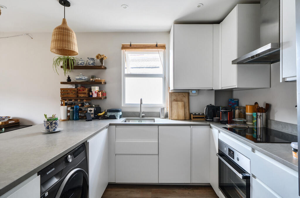 1320745-8-687a25d...