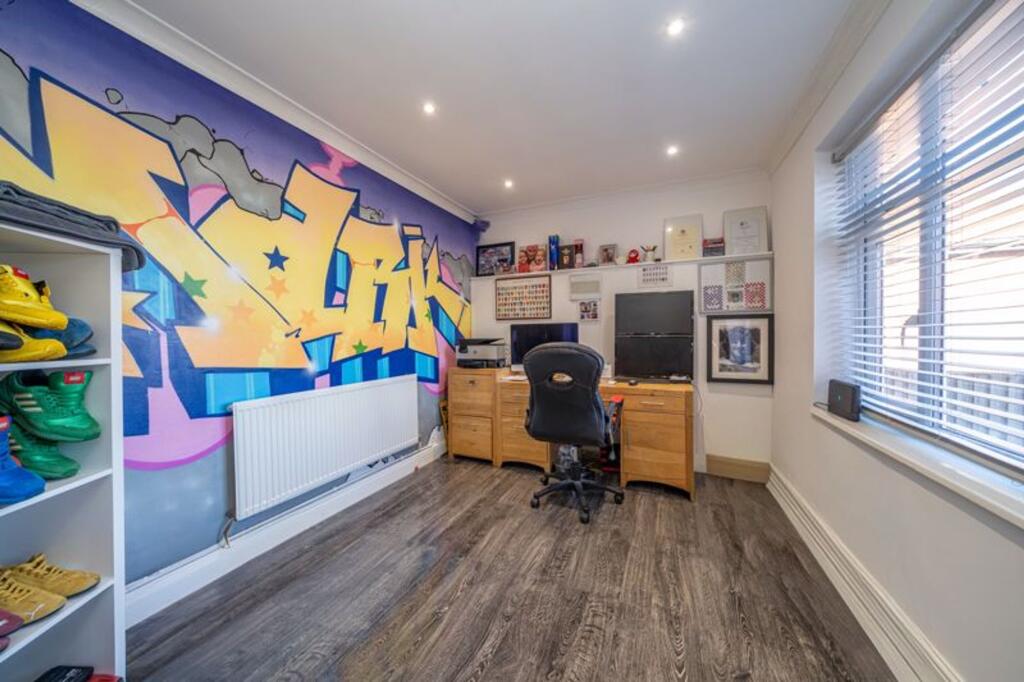 Office / 4th Bedroom