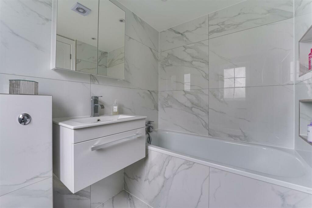 63 Leighton Road-3.jpg