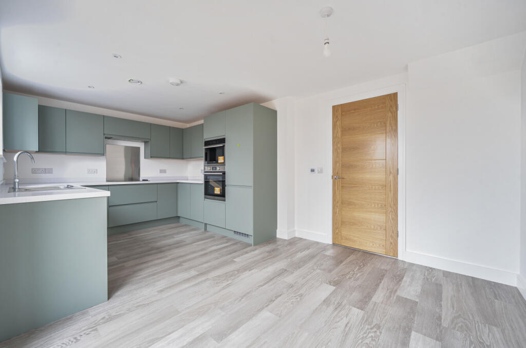 1331538-15-688b7e...