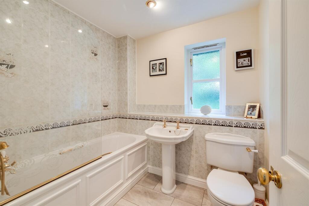 219374_967273_IMG...