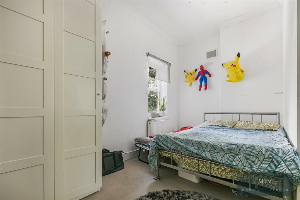 Birdhurst Rise Marriott-3.jpg