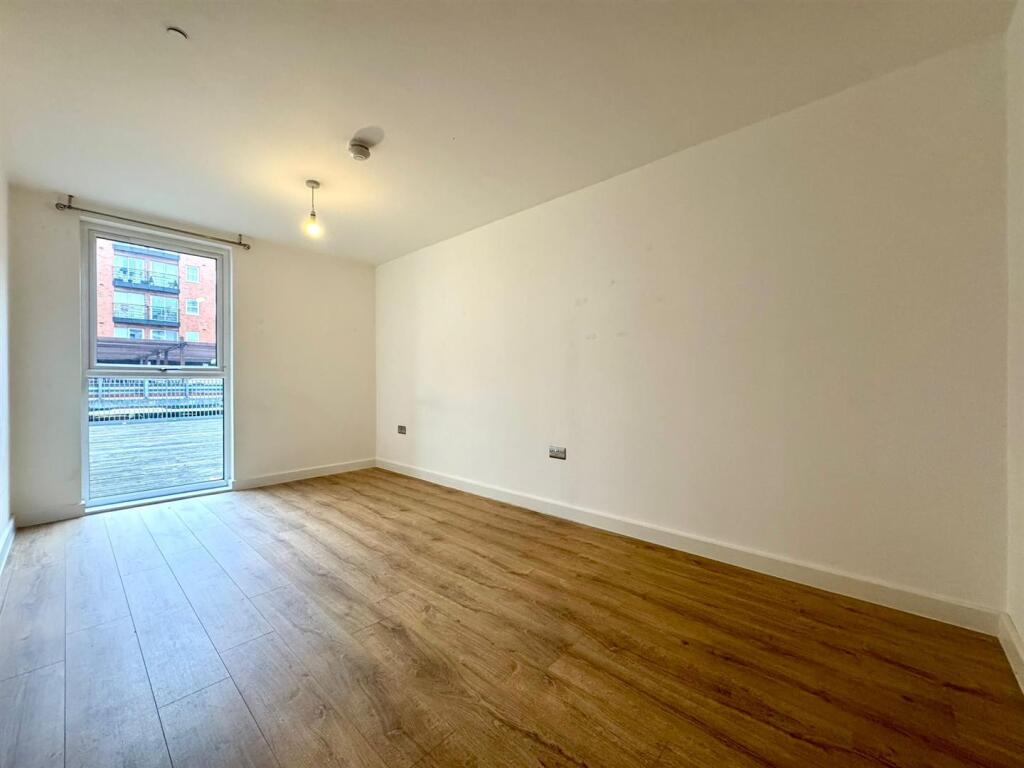 Second bedroom pic 1.jpeg