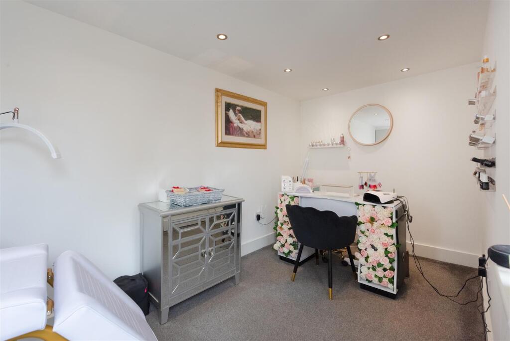 Halford Close, Broomfield, Herne Ba