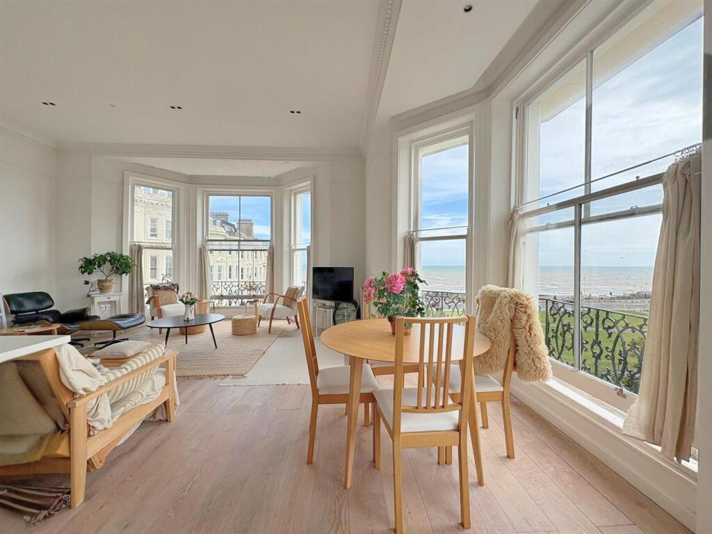 Kitchen/Living Room