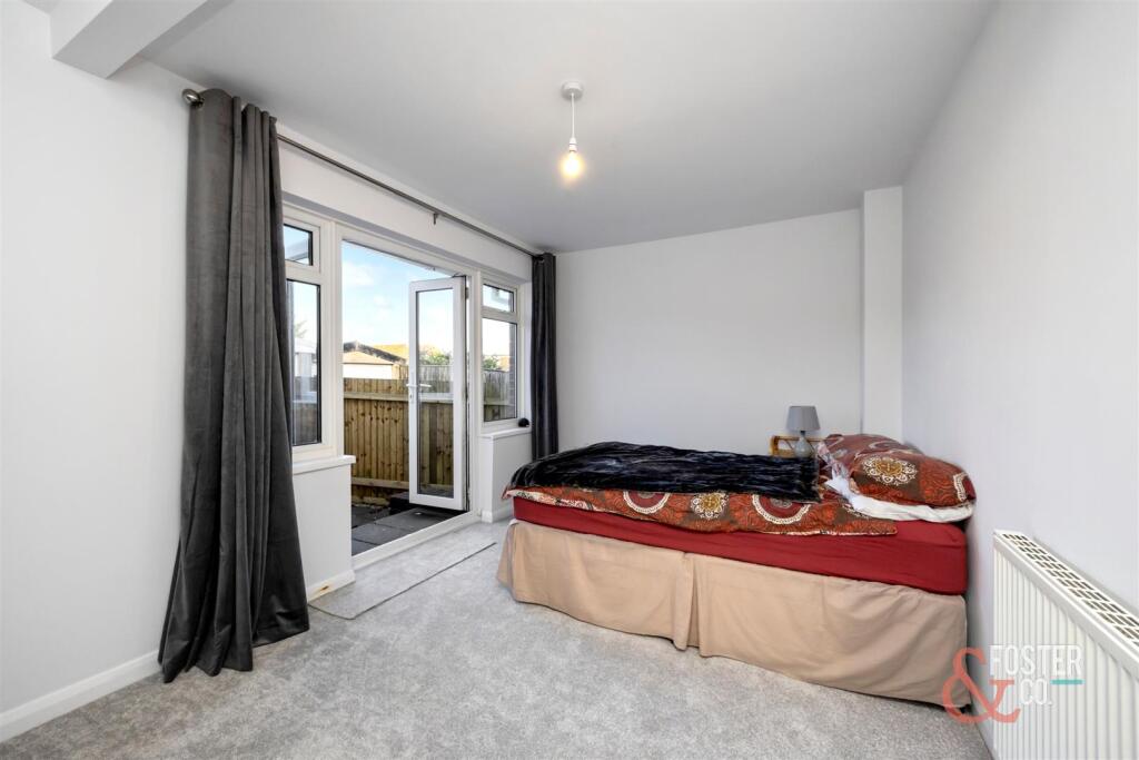 Mill Hill Close, 13-006.JPG