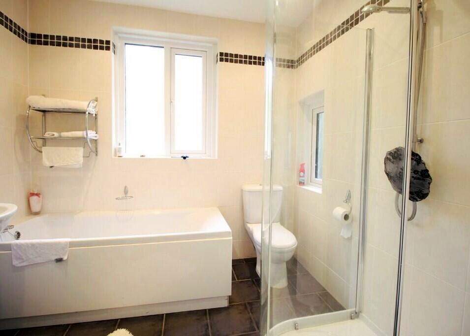 51562_100365003037_IMG_12_0000