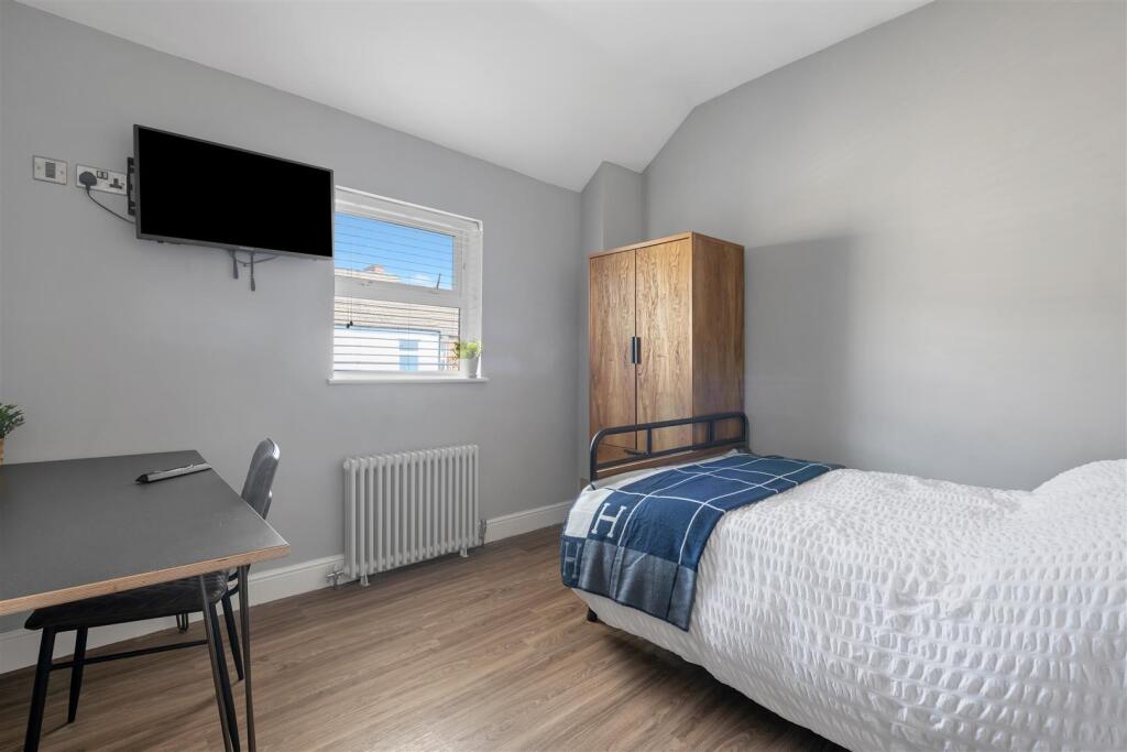 C, 11 Larkdale Rd-Hi-7.jpg
