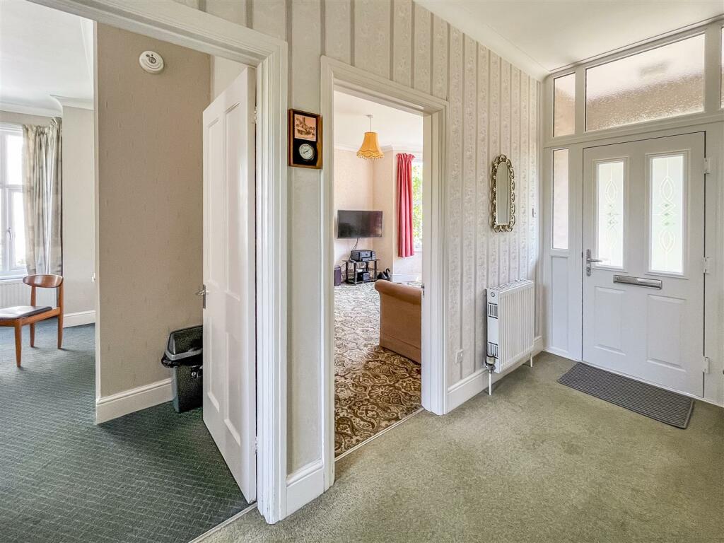 Hallway.jpg