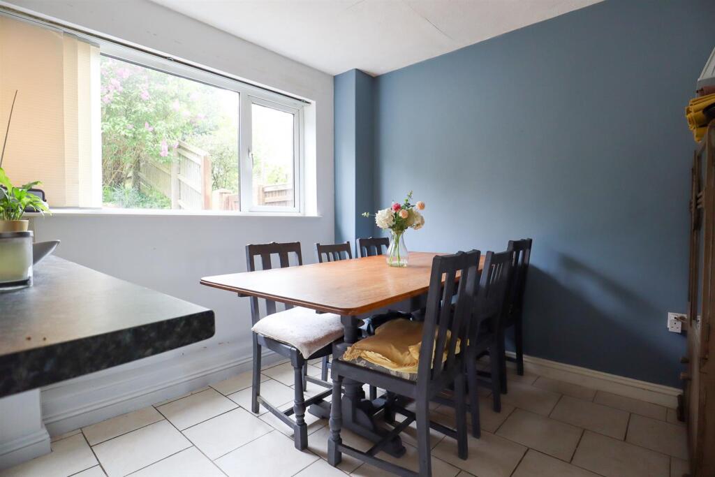 Dining area.jpg