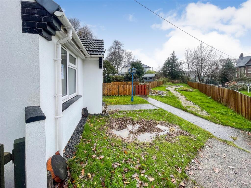 5 Queens Hayes, Willey Lane Sticklepath, Okehampto