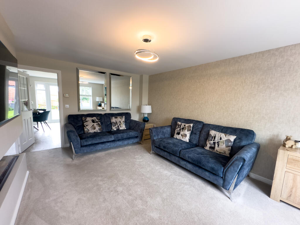 Lounge 1.jpg