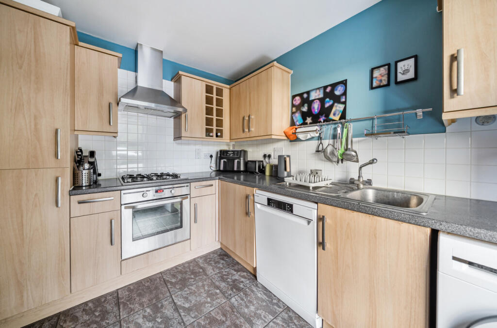 1348538-2-68b8050...