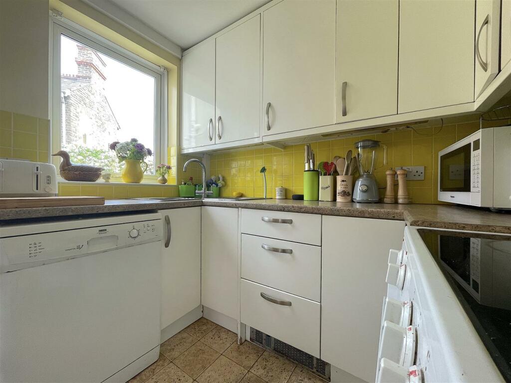 Kitchen (3).jpeg