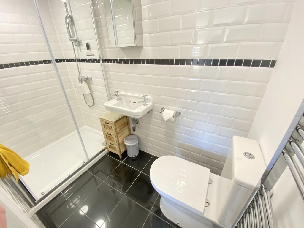 Ensuite shower ro...