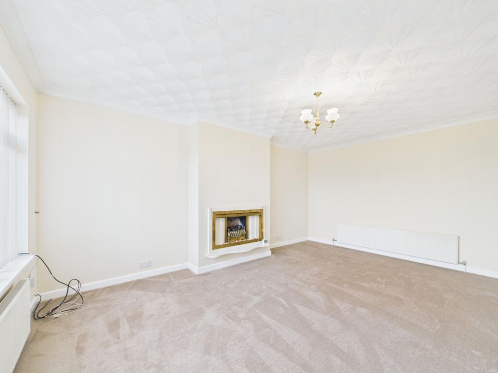 CAM02093G0-PR0066-STILL019