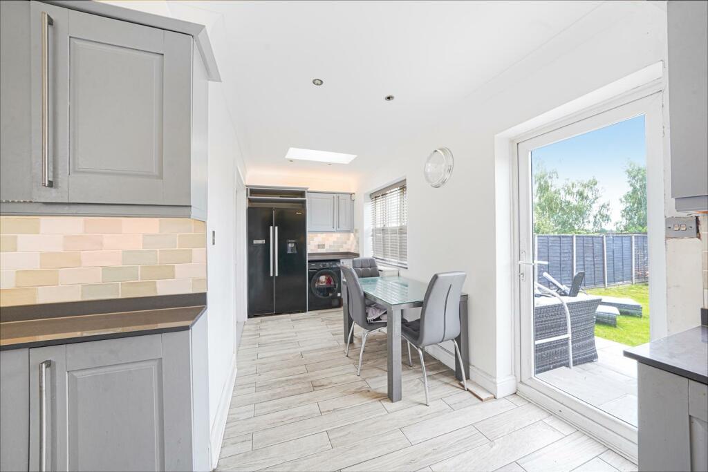 16 Burgess Avenue - D3NspzfFkUW1KuXv1MV6.jpg