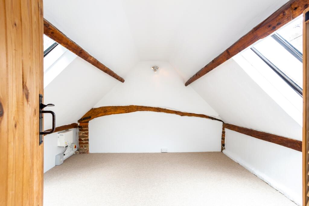 2 The Hatch 28411...