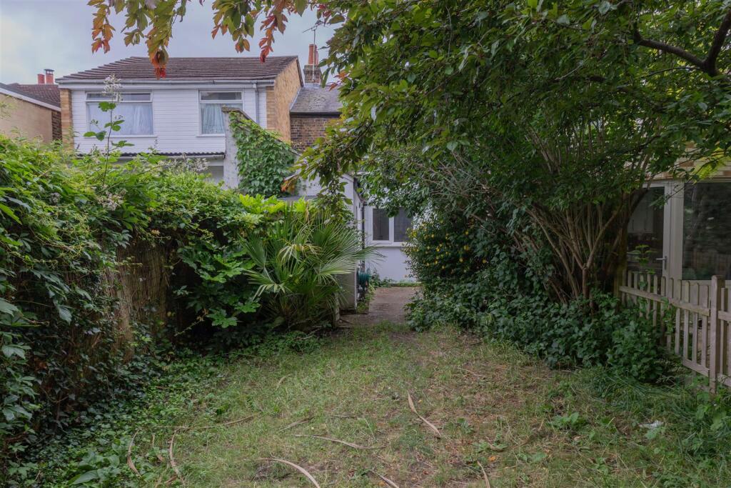 Eden Road, E17