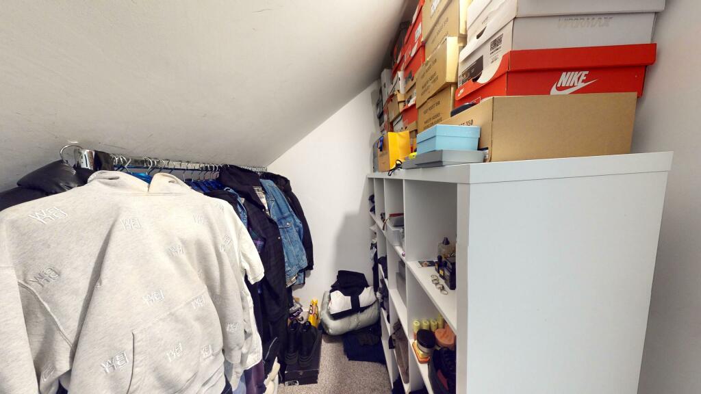 Walk-In Wardrobe