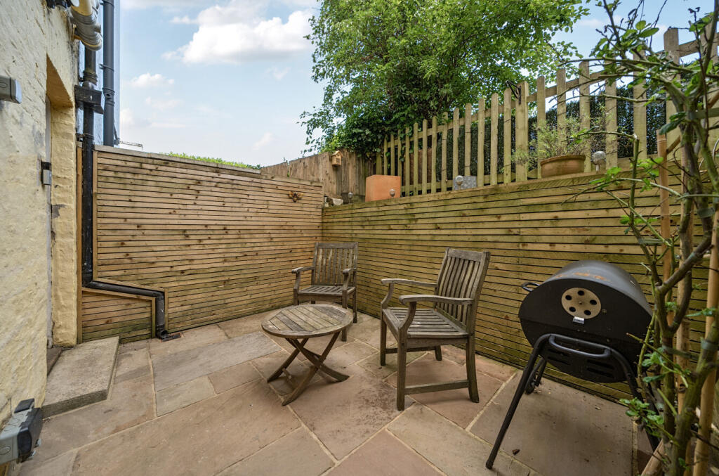 1305552-3-684895c...