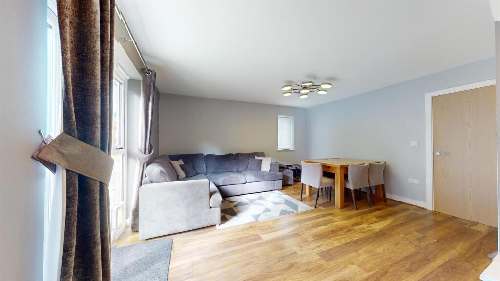 Lounge / Dining Room