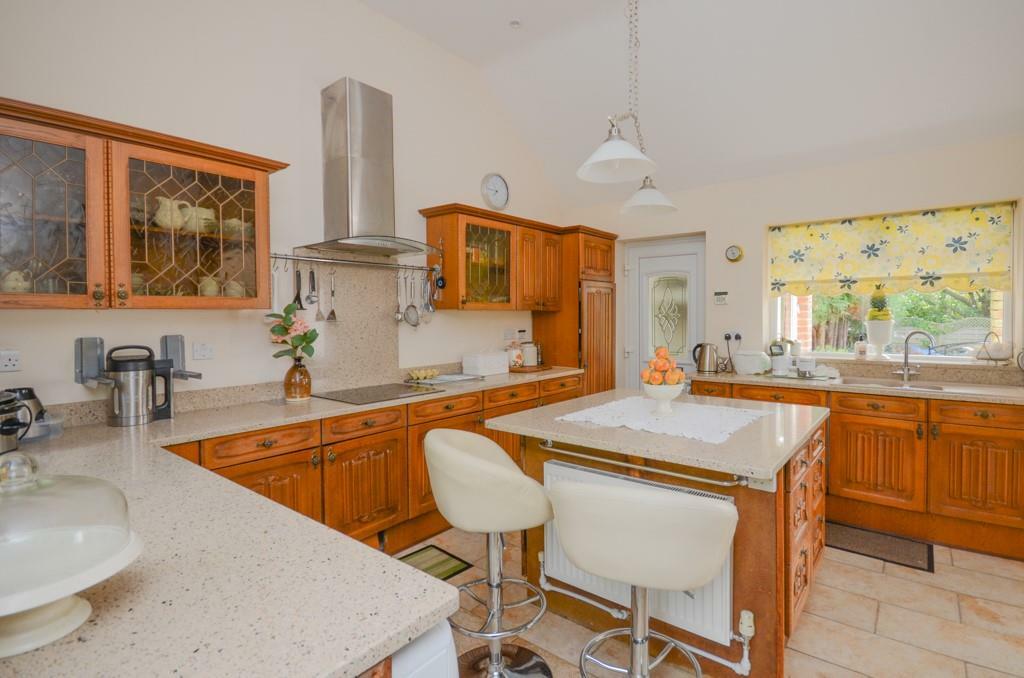 Kitchen pic 2.jpg