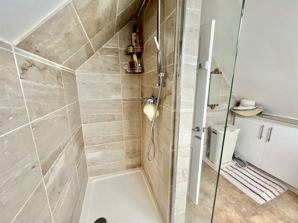 En Suite Shower Room Aspect 3jpeg
