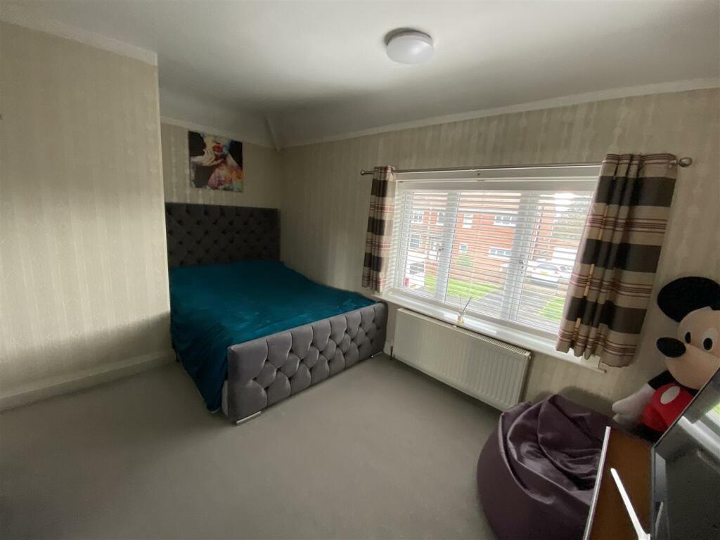 Bedroom no.1 front double: