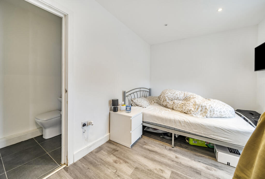 1362046-8-68e904d...