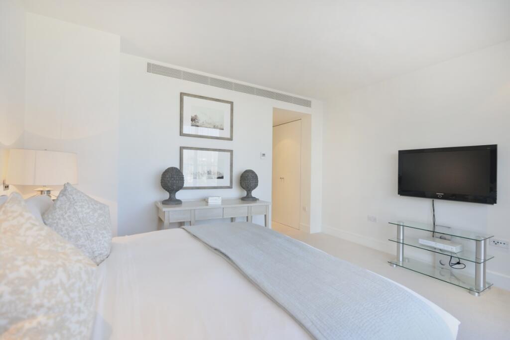 805-THE-KNIGHTSBR...