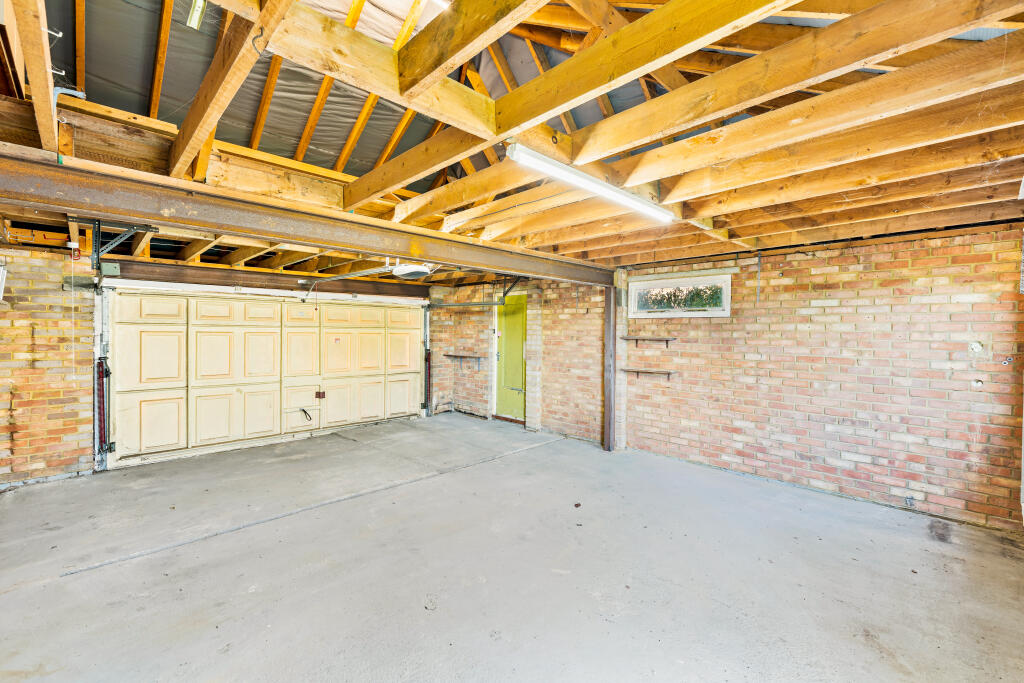 Garage.jpg