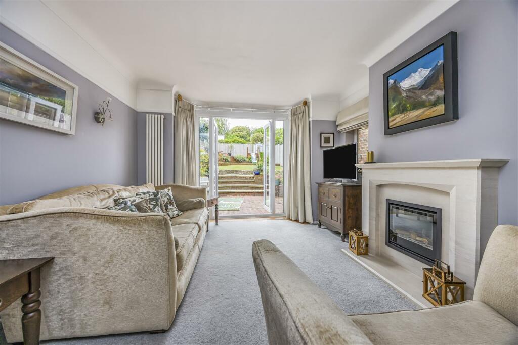 11 Hilltop Crescent, Drayton-PorticoMarketing-Sara