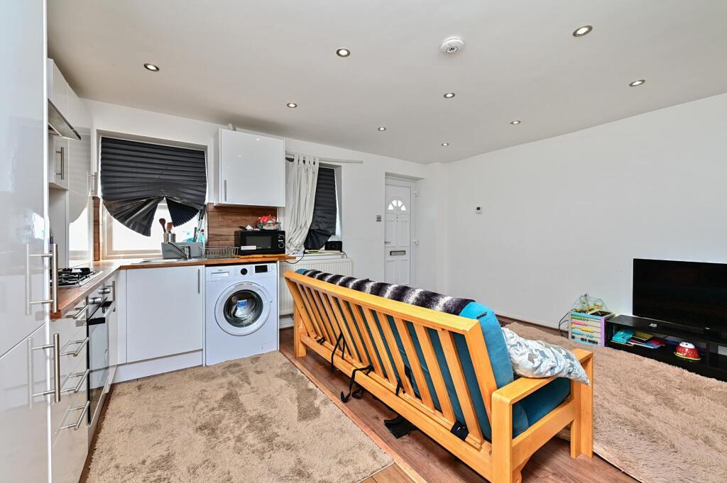 17 Rona Court (4).jpg