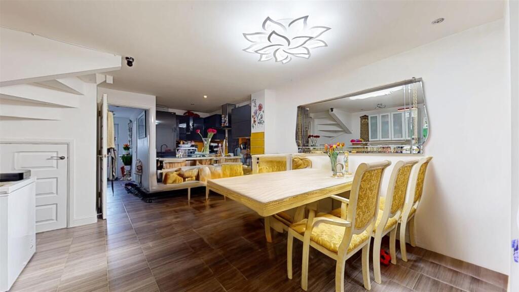 sAhnPwHEMkSL-mMZabTReA copy.jpg