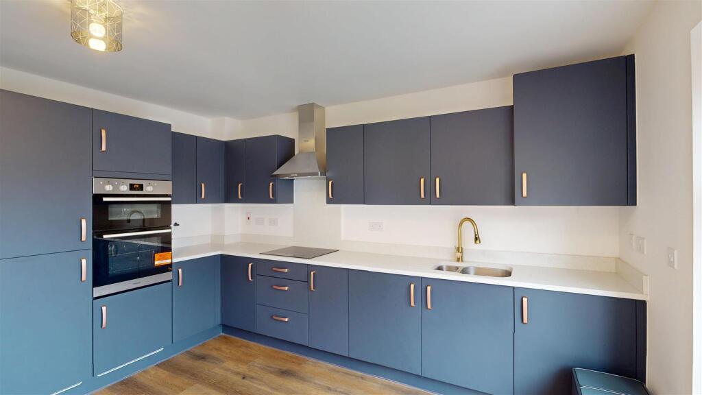 Lupin Drive 3, Kitchen.jpg