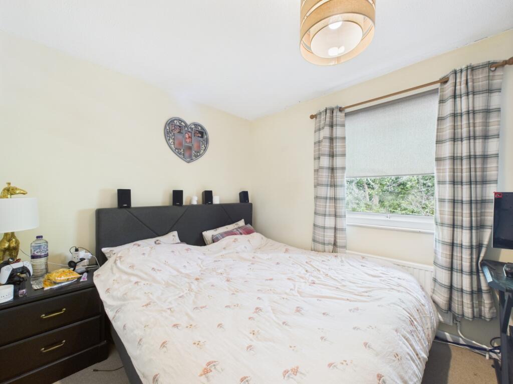 CAM01909G0-PR0359-STILL006