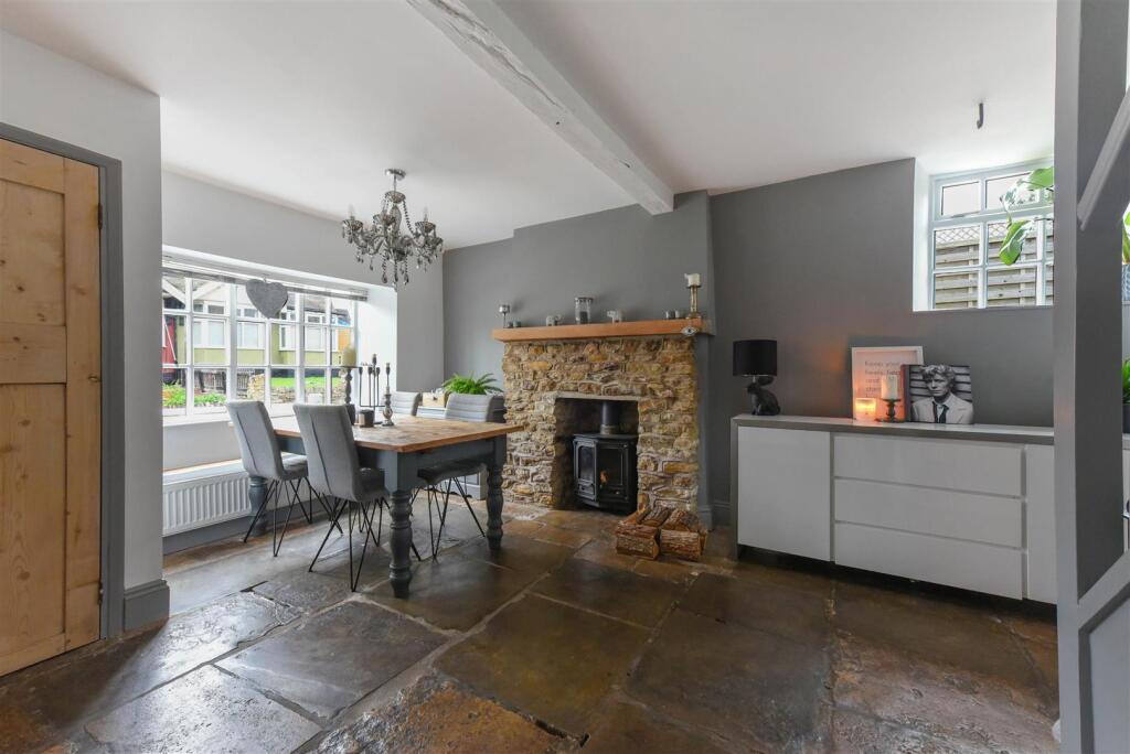 ENTRANCE/DINING HALL