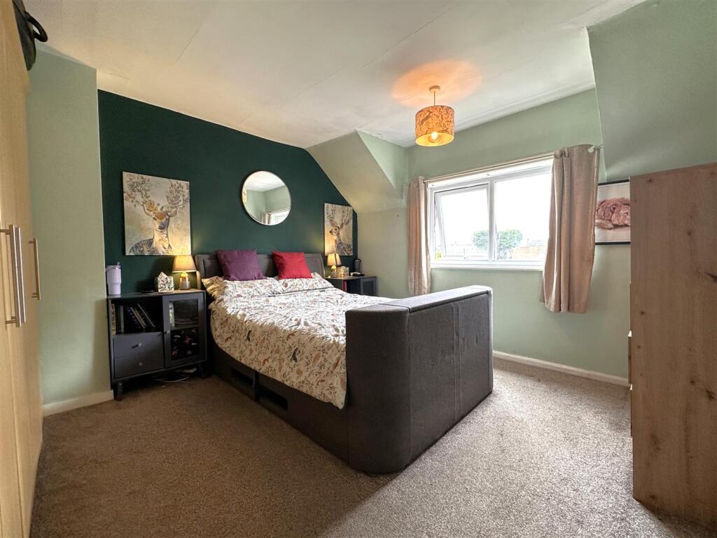 Master Bedroom 224