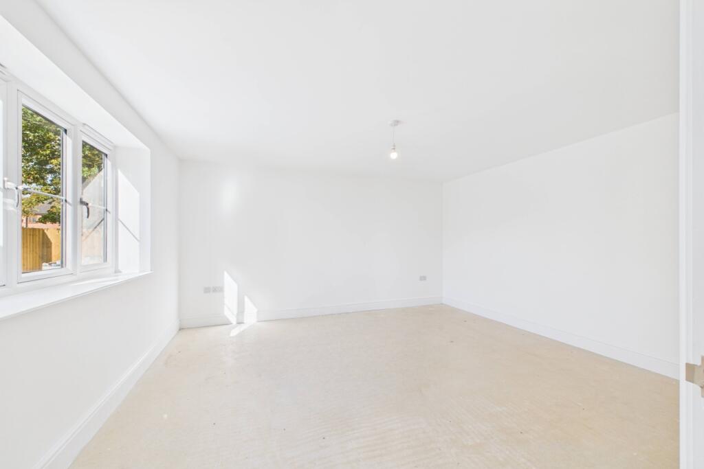 EweMove - Spalding - Pinstock Lane - Dining Room