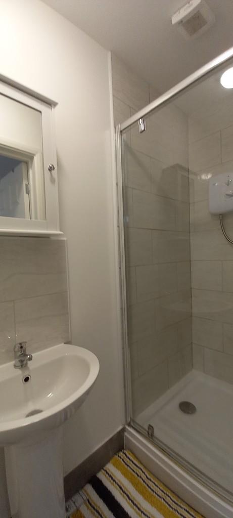 room 5 ensuite 