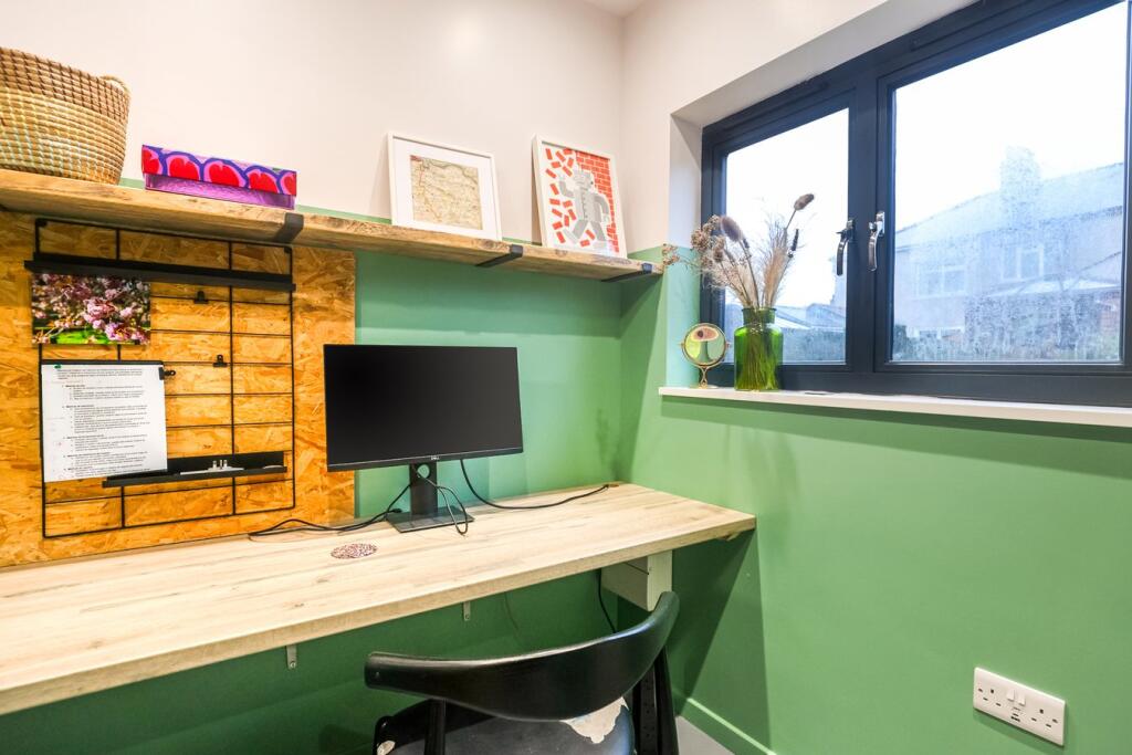 Outdoor Office/Garage