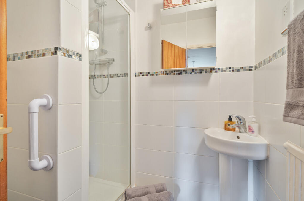 1384841-9-69455a2...