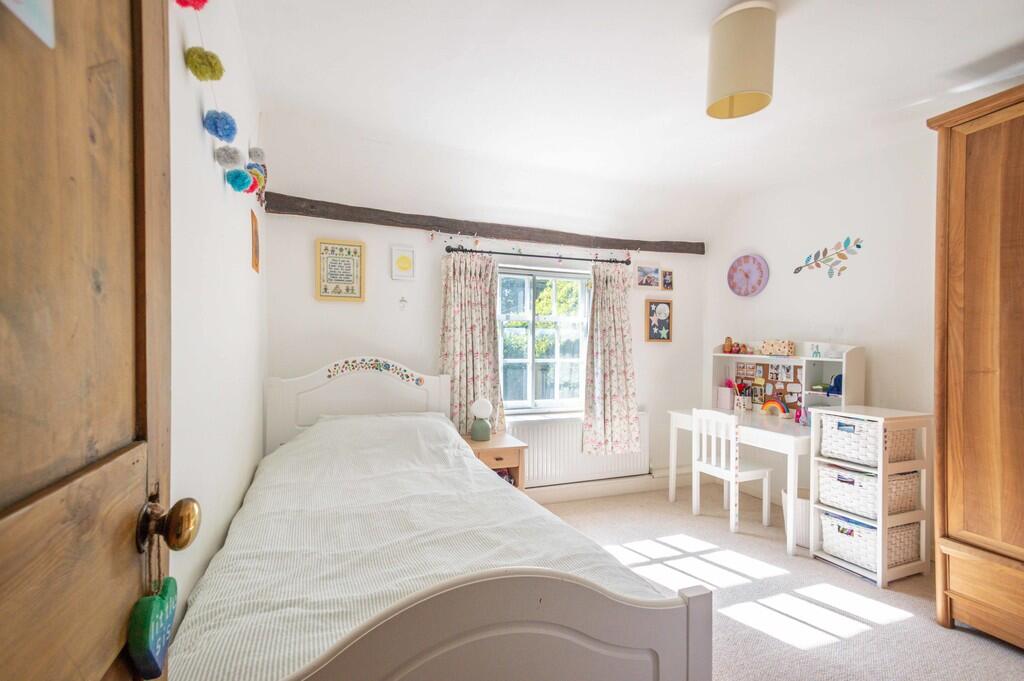 Red House, 11 New...