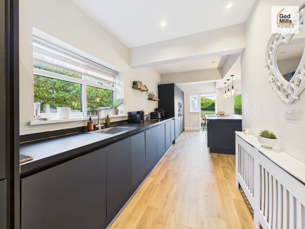 CAM04261G0-PR0100...