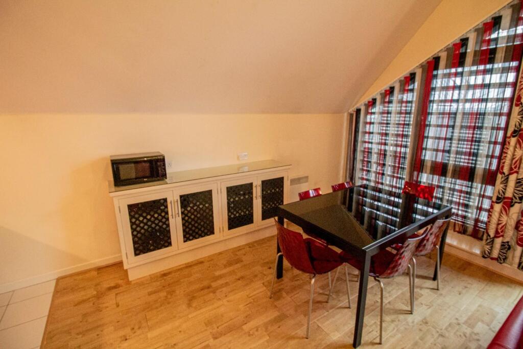 10 Ording House, Bury St. Edmunds [Dining Area].jp